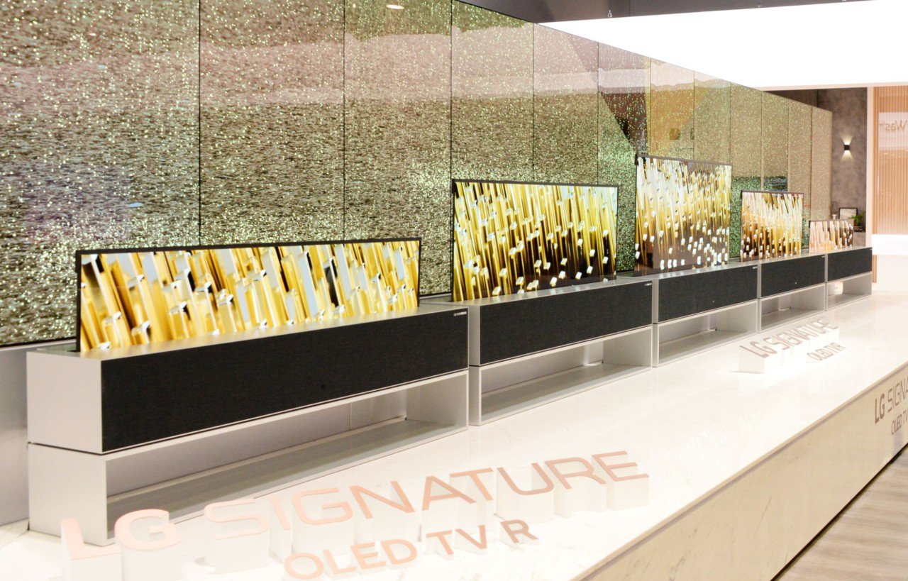 Lg Signature Oled Tv R With Roll-up Display Showcased At Ces 2019