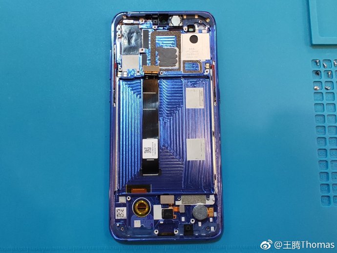 Xiaomi Mi 9 Disassembling