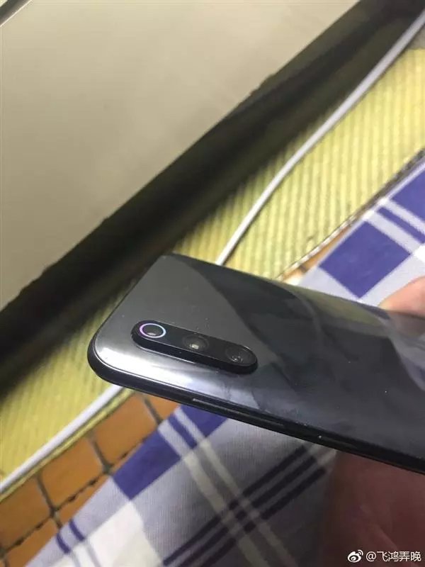 Unlucky Consumer Gets Xiaomi Mi 9 With No An Led Flash